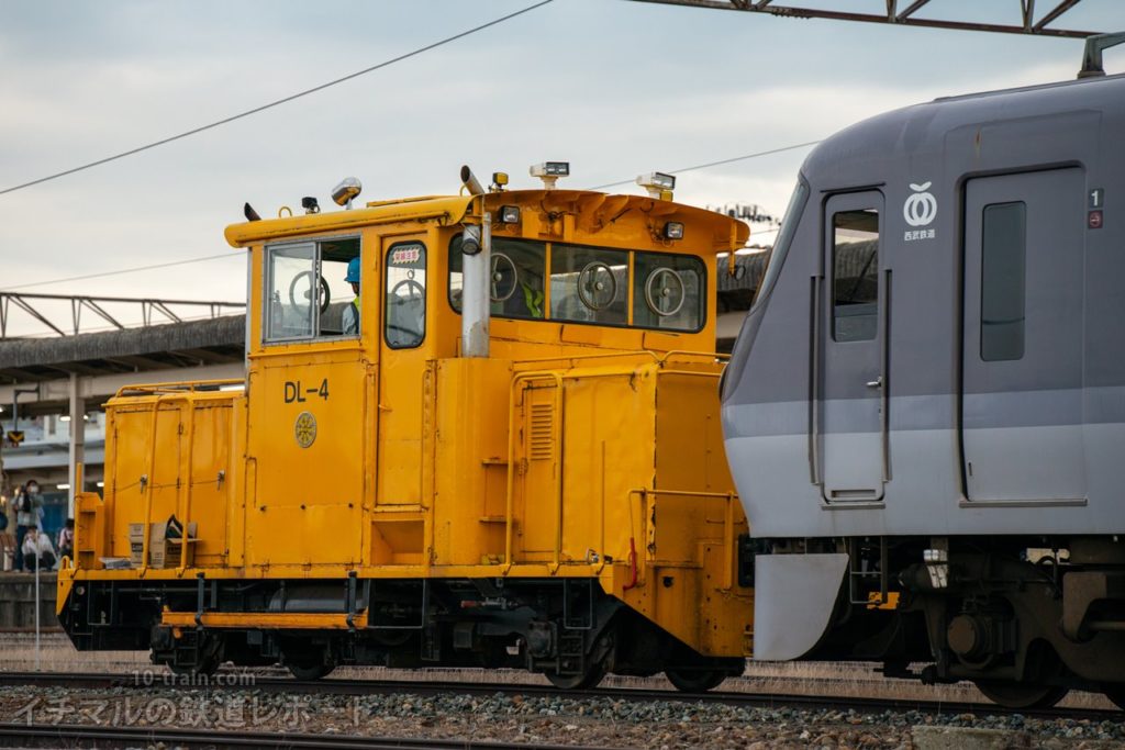 富山地方鉄道と西武鉄道のロゴの組み合わせが見られるのも僅かな期間だけ